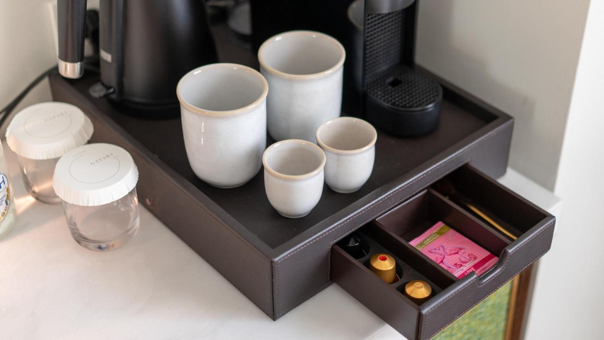 Gatsby Athens Hotell Eksteriør bilde A Nespresso machine in a hotel room